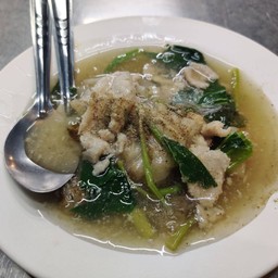 ราดหน้ายอดผักเอ็มไพร์ สนามบินน้ำ