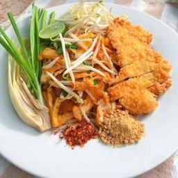 ผัดไทไก่กรอบ