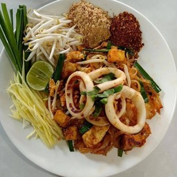 ผัดไท ปลาหมึก