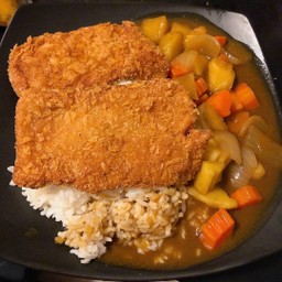 ข้าวแกงกะหรี่ปลาทอด Fish Japanese curry