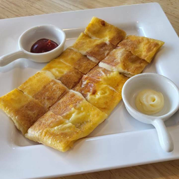 โรตีใส่ไข่+แฮมไก่ชีส Roti egg & ham cheese