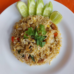 ข้าวผัดกระเพราปลาทู