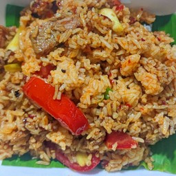 ข้าวผัดต้มยำเนื้อ