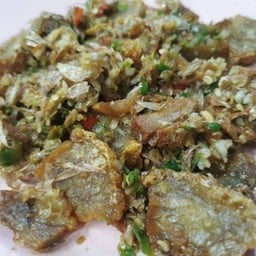 หมูกรอบทอดพริกเกลือ