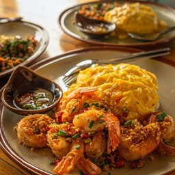 ข้าวกุ้งคั่วพริกเกลือ