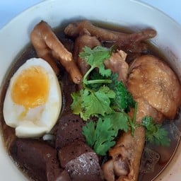 น้ำแข็งใสรวมมิตรกะทิน้ำตาลข้น