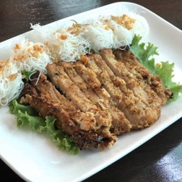 หมูย่างเส้นหมี่