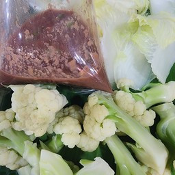 น้ำพริกกะปิ + ผักลวก