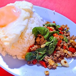 กะเพราราดข้าว