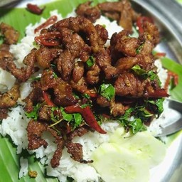 กะเพราหมูแดด