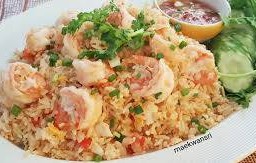 ข้าวผัดทะเลจานใหญ่