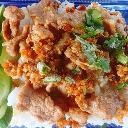 ข้าวหมูกระเทียม