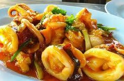 ปลาหมึกผัดพริกเผา