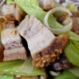 พริกหยวกหมูกรอบ(กับข้าว)