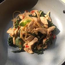 สปาเก็ตตี้ขี้เมา หมู/ ไก่