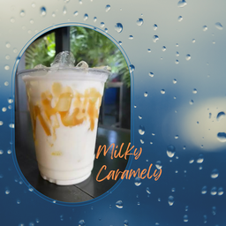 นมสดคาราเมลเย็น