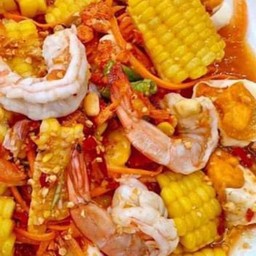 ตำไทยข้าวโพด+ไข่เค็ม+กุ้งสะดุ้ง