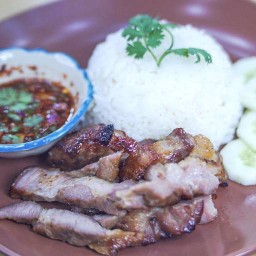 ข้าวหน้าหมูย่างจิ้มแจ่ว by บ่าวคิมหันต์ -