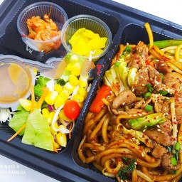 ผัดยากิโซบะ ซอสเผ็ดเกาหลี