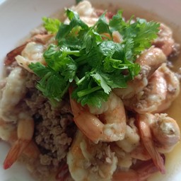 ข้าวราดทะเลกระเทียมพริกไทย