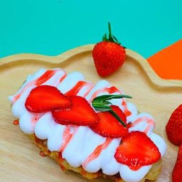 ครอฟเฟิลสตอเบอรี่วิปครีม