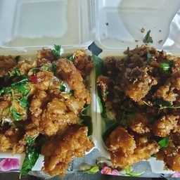 กะเพราไก่กรอบ