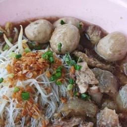 ก๋วยเตี๋ยวข้าวมันไก่บ้านสวน