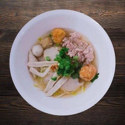 ก๋วยเตี๋ยวลูกชิ้นปลาน้ำใส