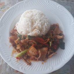 ครัวแม่นากระเพราพริกแห้งสูตรโบราณ