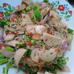 ยำขนมจีนใส่ถั่ว+หมูยอ