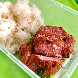 ข้าวเหนียวหมูก้อนวุ้นเส้นกระเทียมทอด
