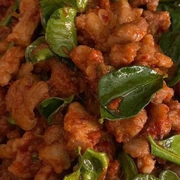 ผัดพริกแกงเนื้อ (กับข้าว)