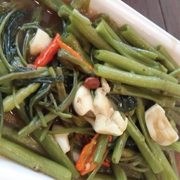 ผัด ผักบุ้งไฟแดง