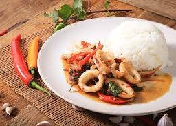 กระเพราทะเลราดข้าว