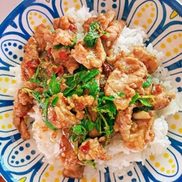 ข้าวกะเพราหมูนุ่ม