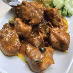 แกงคั่วขลุกขลิกซี่โครงหมู