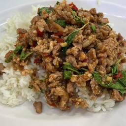 กะเพราหมูสับ (พิเศษ)