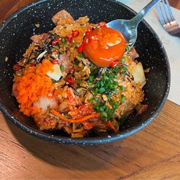 ข้าวผัดหมูกิมจิไข่ดอง