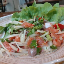 แซลม่อนยำไทย