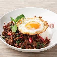 กระเพราเนื้อไข่ดาว