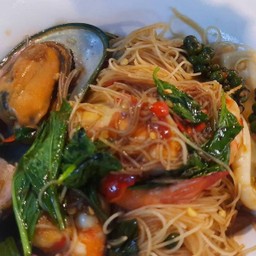 เส้นหมี่ผัดขี้เมา