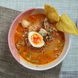 ก๋วยเตี๋ยวต้มยำหมูมะนาวใส่ไข่รสแซ่บ