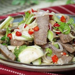ยำเนื้อมะเขือเปราะ