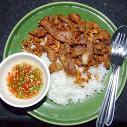 หมูทอดกระเทียม น้ำพริกน้ำปลา