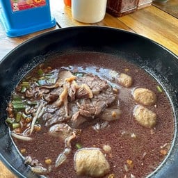 ก๋วยเตี๋ยวเนื้อ