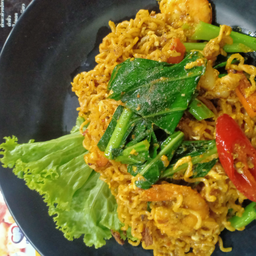 มาม่าผัดเครืองแกงทะเล