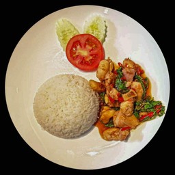 ข้าวราด กระเพรา (ไก่-หมู)