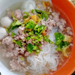 ก๋วยเตี๋ยวน้ำใสใจจริง