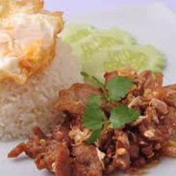 ข้าวหมูกระเทียม