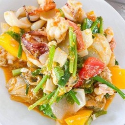 หมึกกุ้งผัดผงกะหรี่